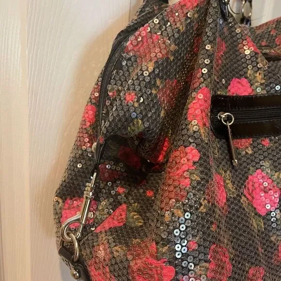 BETSEY JOHNSON Full SEQUINS RED ROSES Tote HOBO  Weekender Bag - Picture 8 of 16